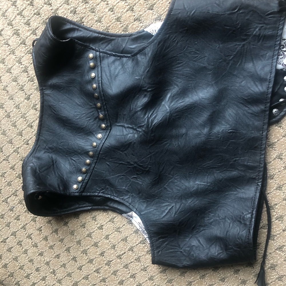 Guess - Picture 5 of 5